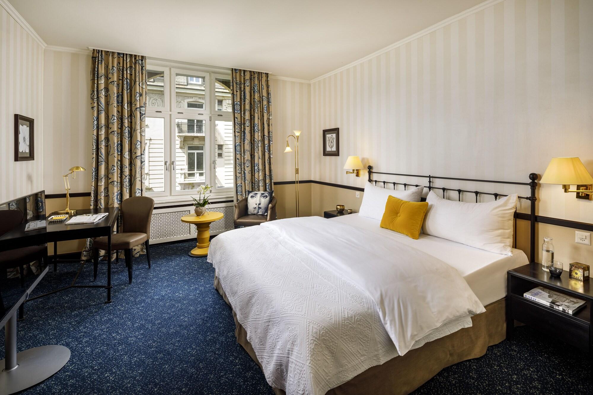 Opera 4* Zürih